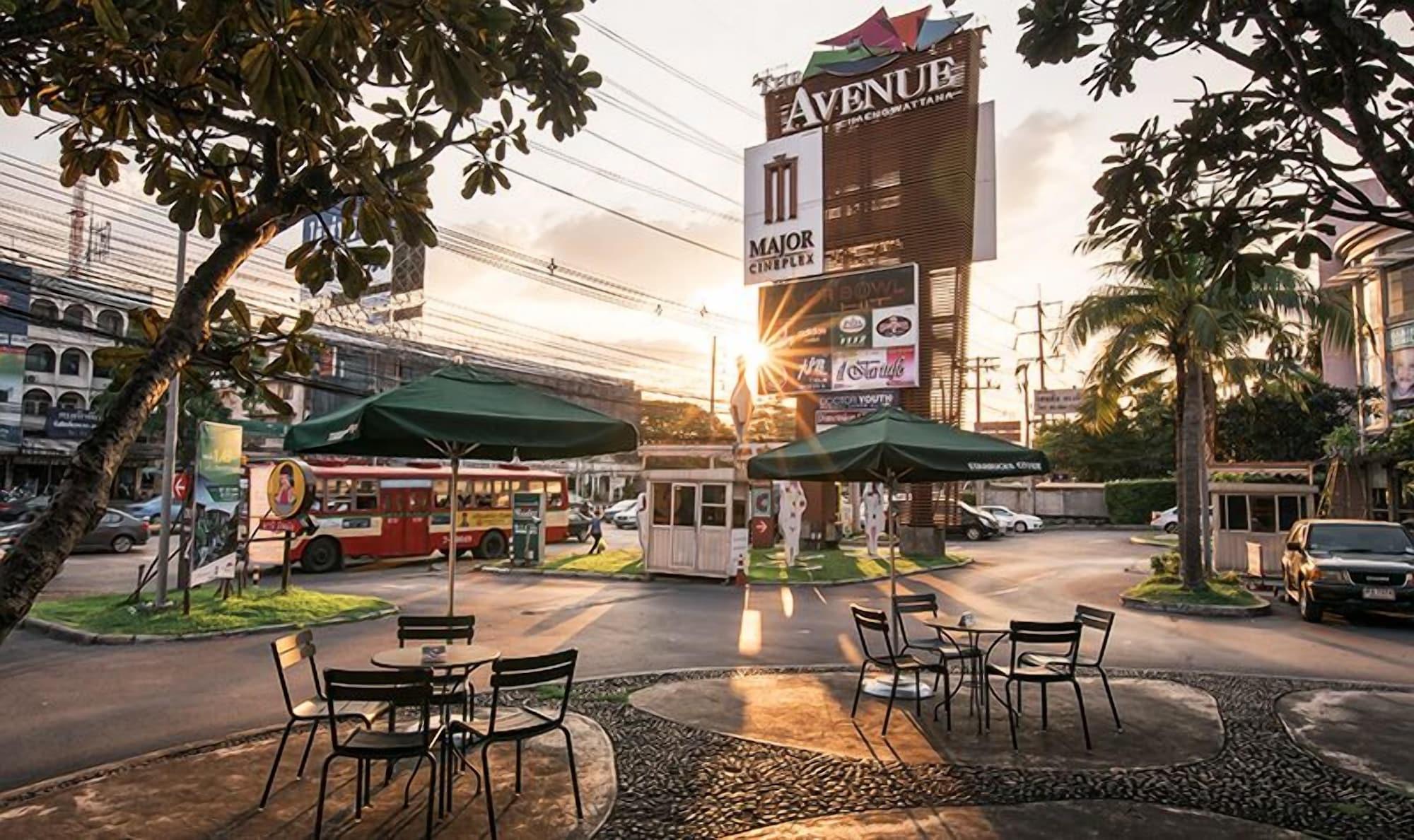 Narra Hotel Bangkok Extérieur photo